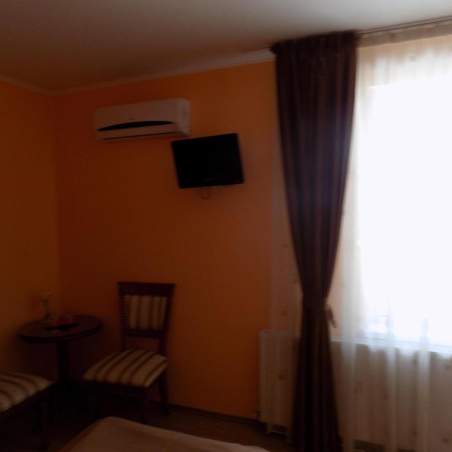 Casa Rad Hotel Sînmartin Buitenkant foto